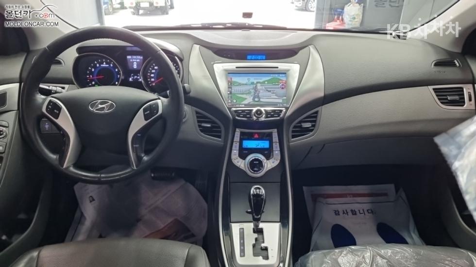 Hyundai Avante — miniaturë 7