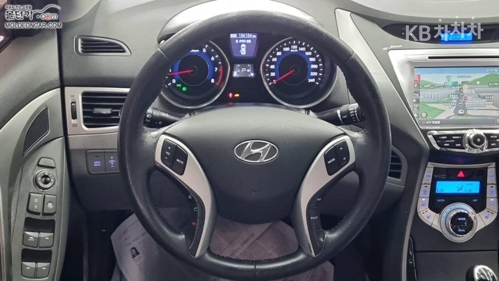 Hyundai Avante — miniaturë 11