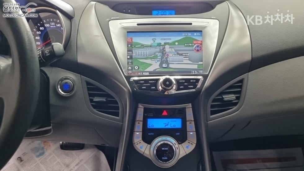 Hyundai Avante — miniaturë 12