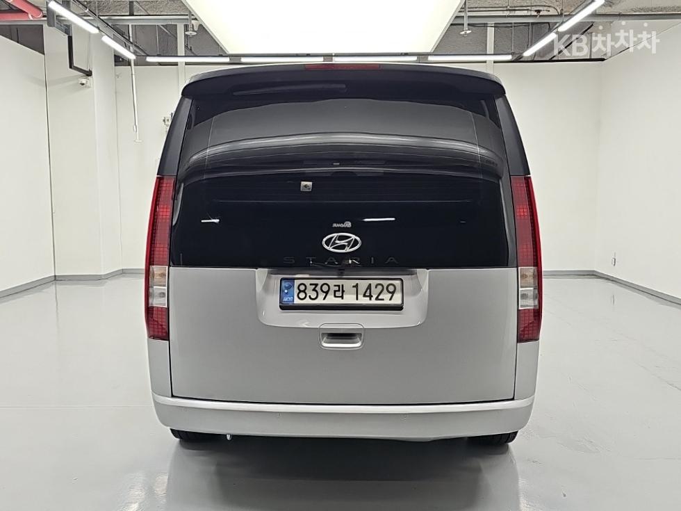 Hyundai Staria — miniaturë 3