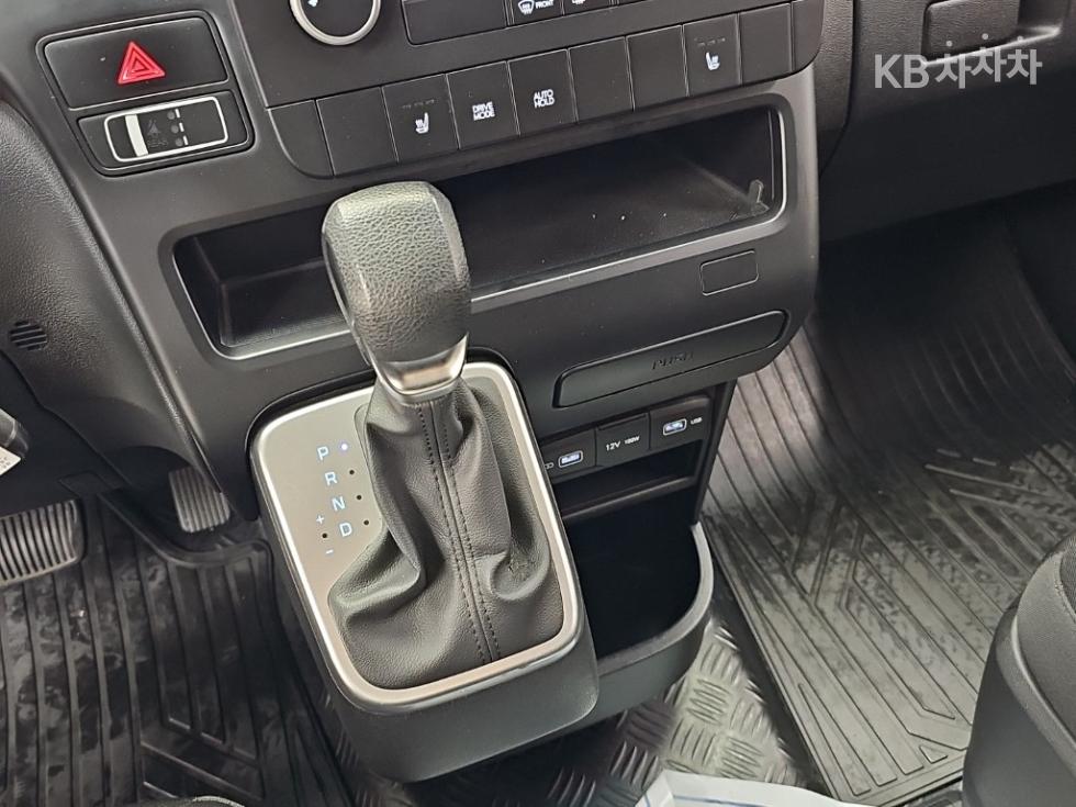 Hyundai Staria — miniaturë 8