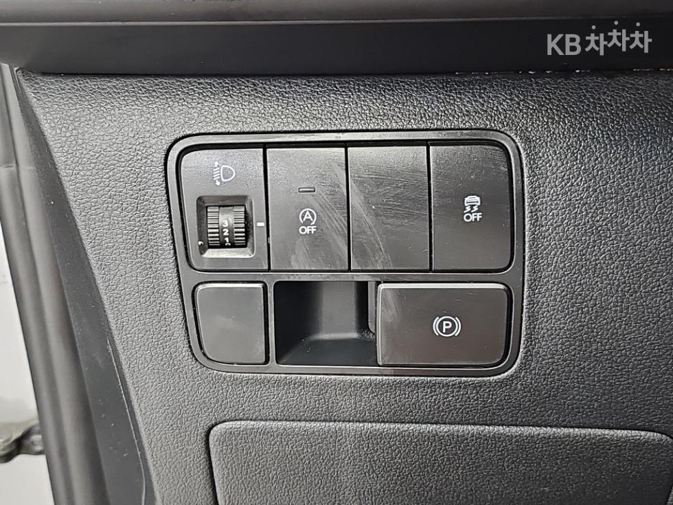 Hyundai Staria — miniaturë 17