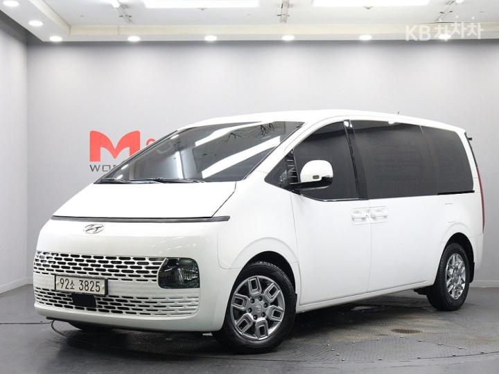 Hyundai Staria 2.2  3  mordern — foto 1
