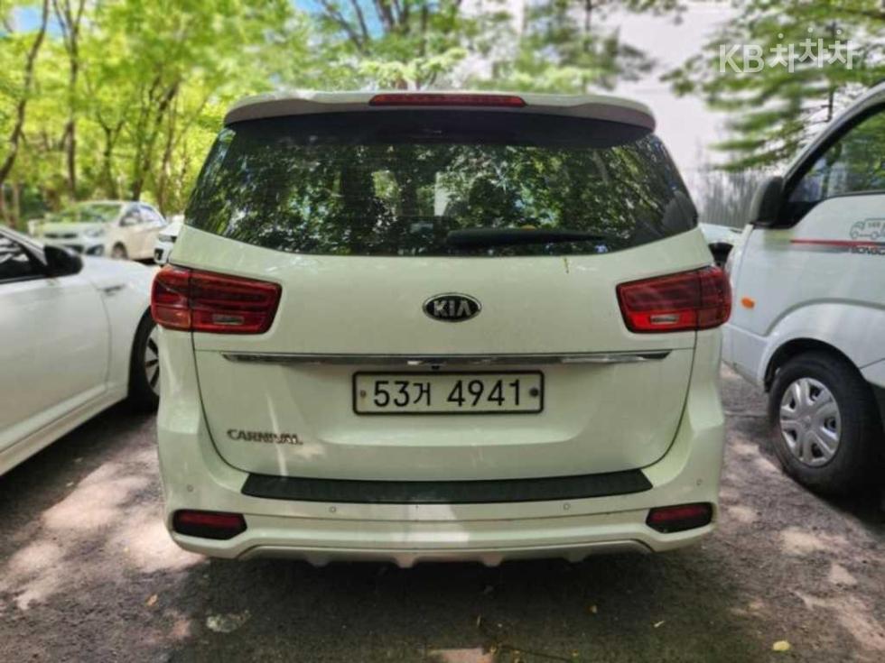 Kia Carnival — miniaturë 2