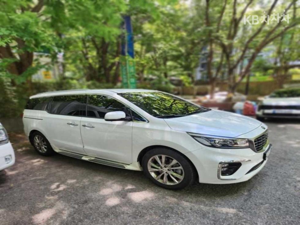 Kia Carnival — miniaturë 3