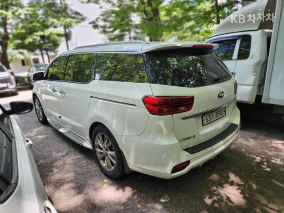 Kia Carnival — miniaturë 5