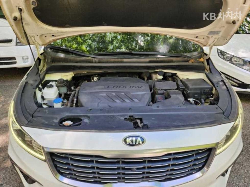 Kia Carnival — miniaturë 17