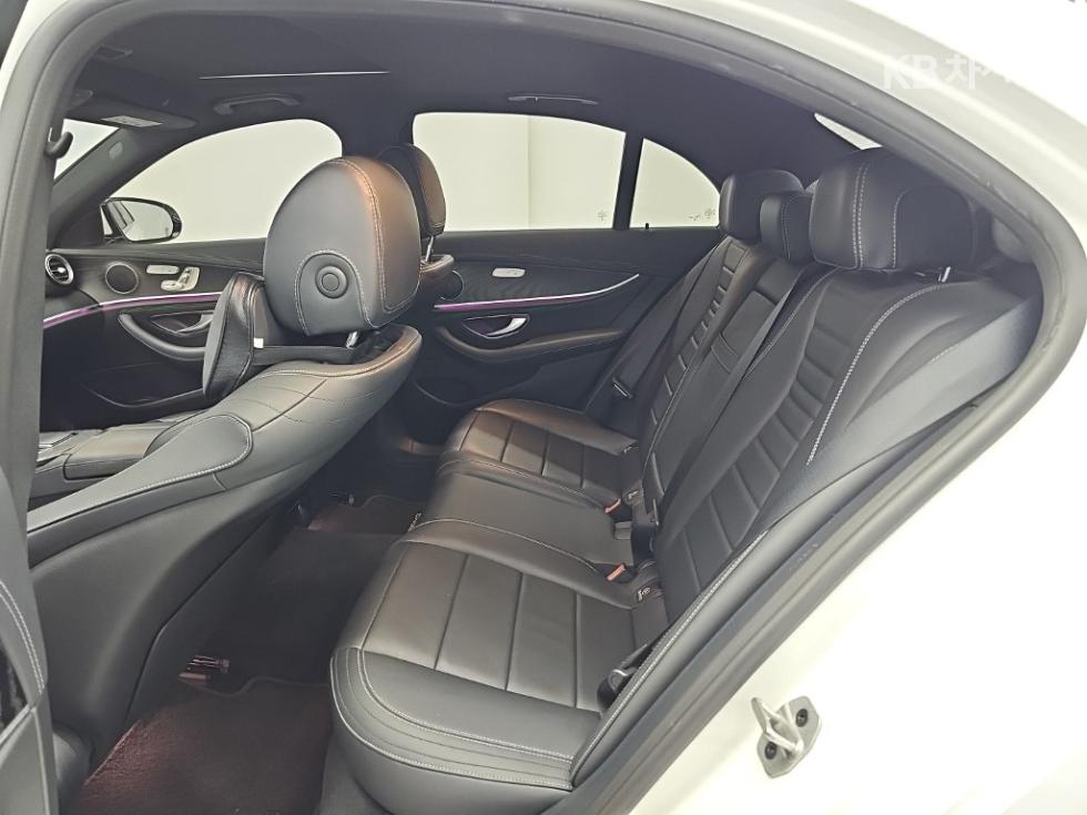 Mercedes-Benz E-klasse, 2021, фотография 12