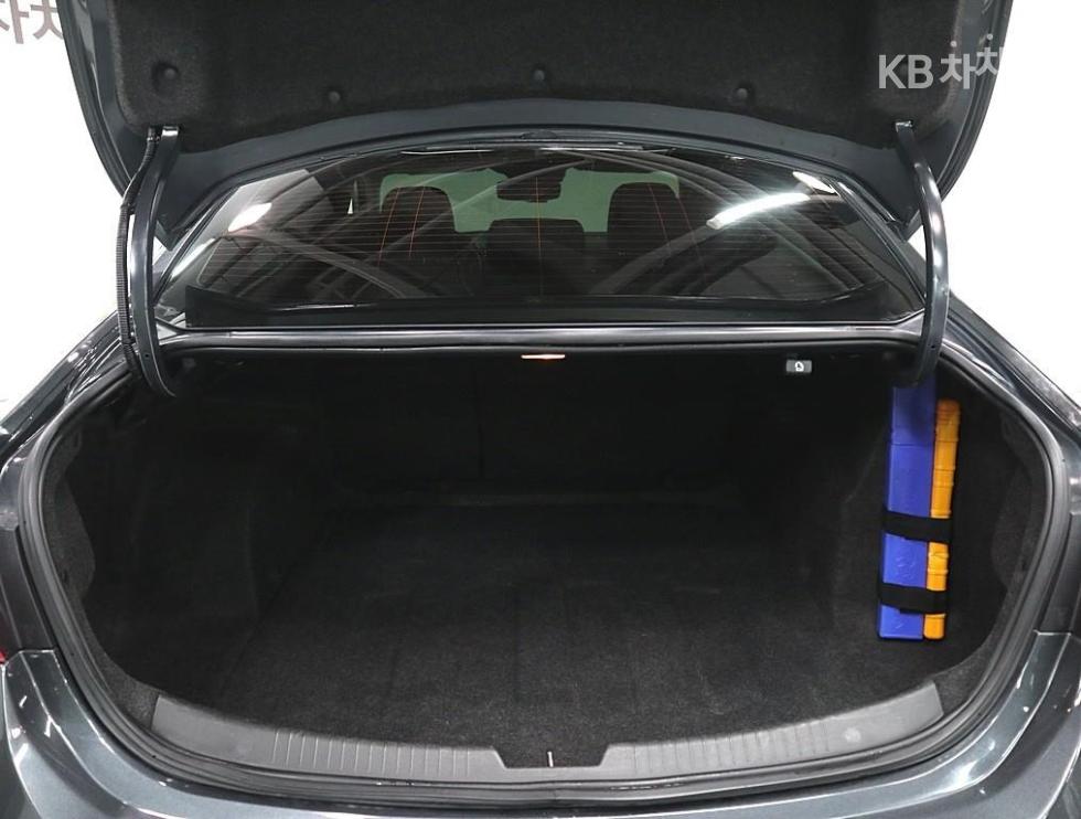 Chevrolet Malibu — miniaturë 18