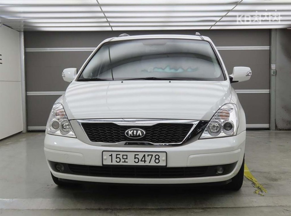Kia Carnival — miniaturë 2