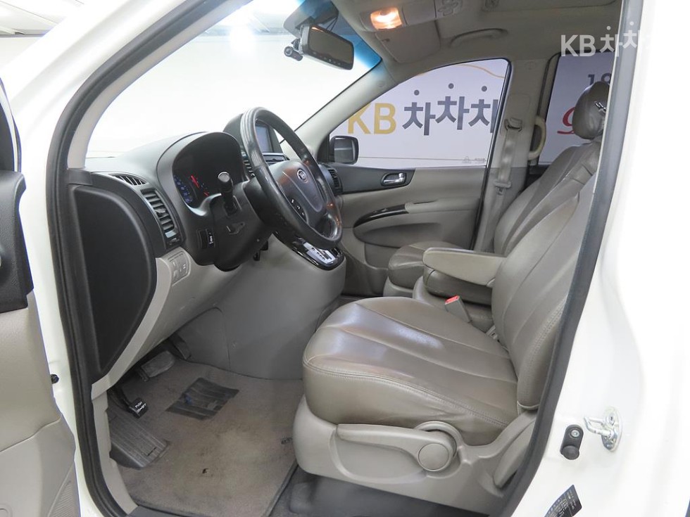 Kia Carnival — miniaturë 5
