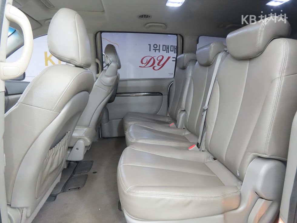 Kia Carnival — miniaturë 6