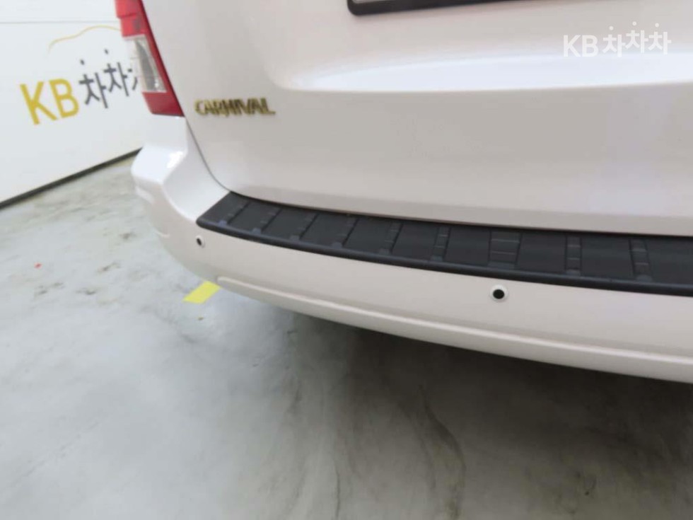 Kia Carnival — miniaturë 16