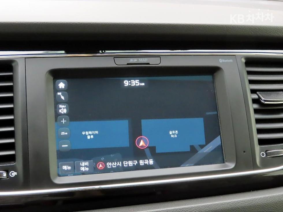 Kia Carnival — miniaturë 8
