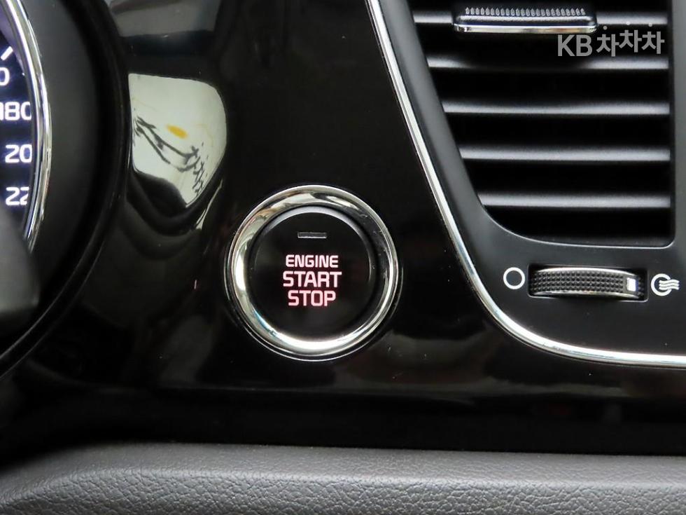 Kia Carnival — miniaturë 16