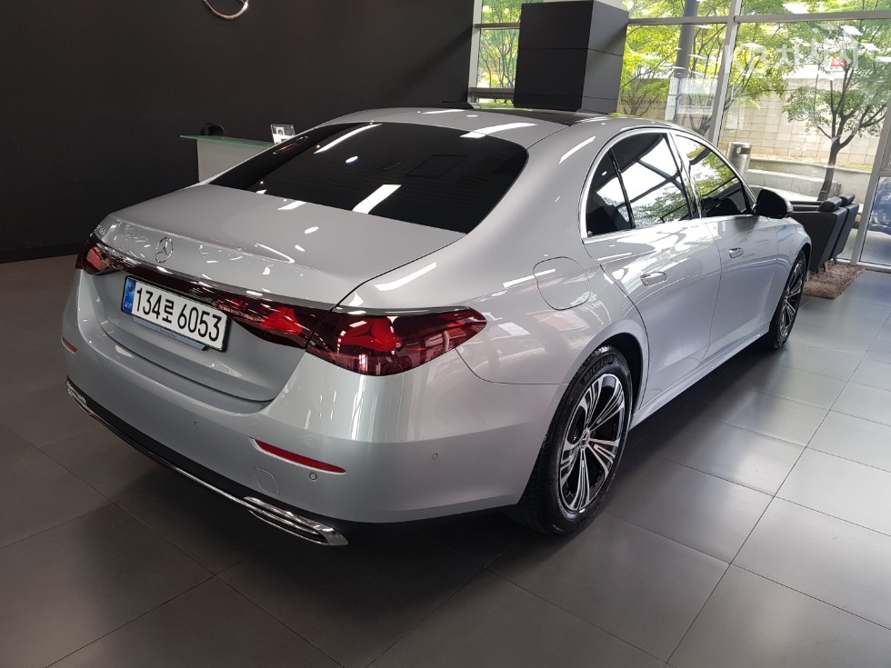 Mercedes-Benz E-klasse, 2024, фотография 2