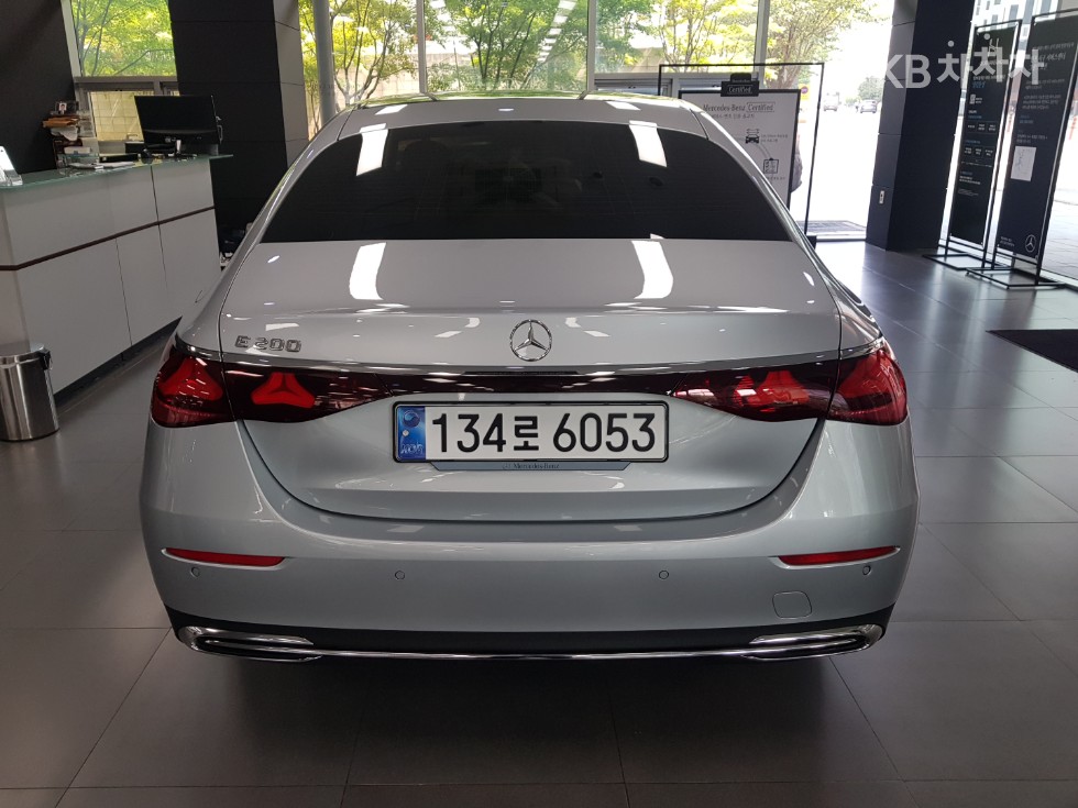 Mercedes-Benz E-klasse, 2024, фотография 4