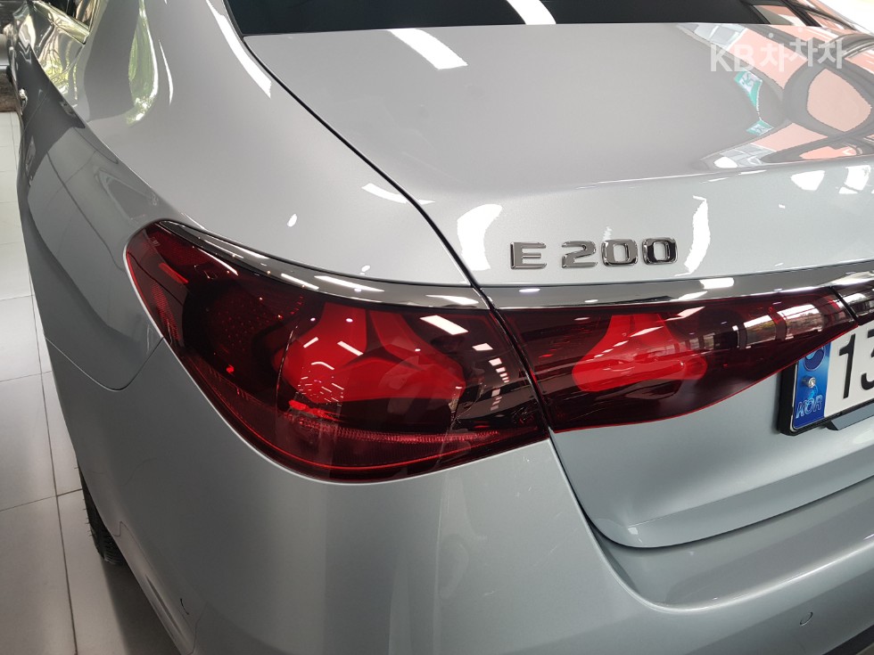 Mercedes-Benz E-klasse, 2024, фотография 9