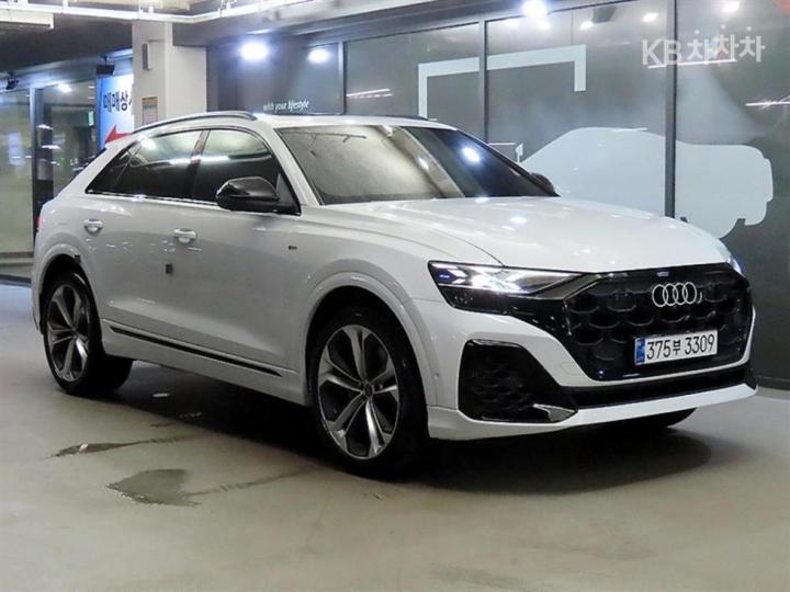 Audi Q8 3.0 55 TFSI Quattro Premium — foto 1