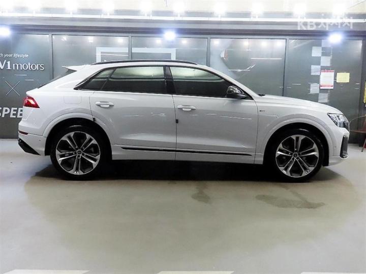 Audi Q8 — miniaturë 3