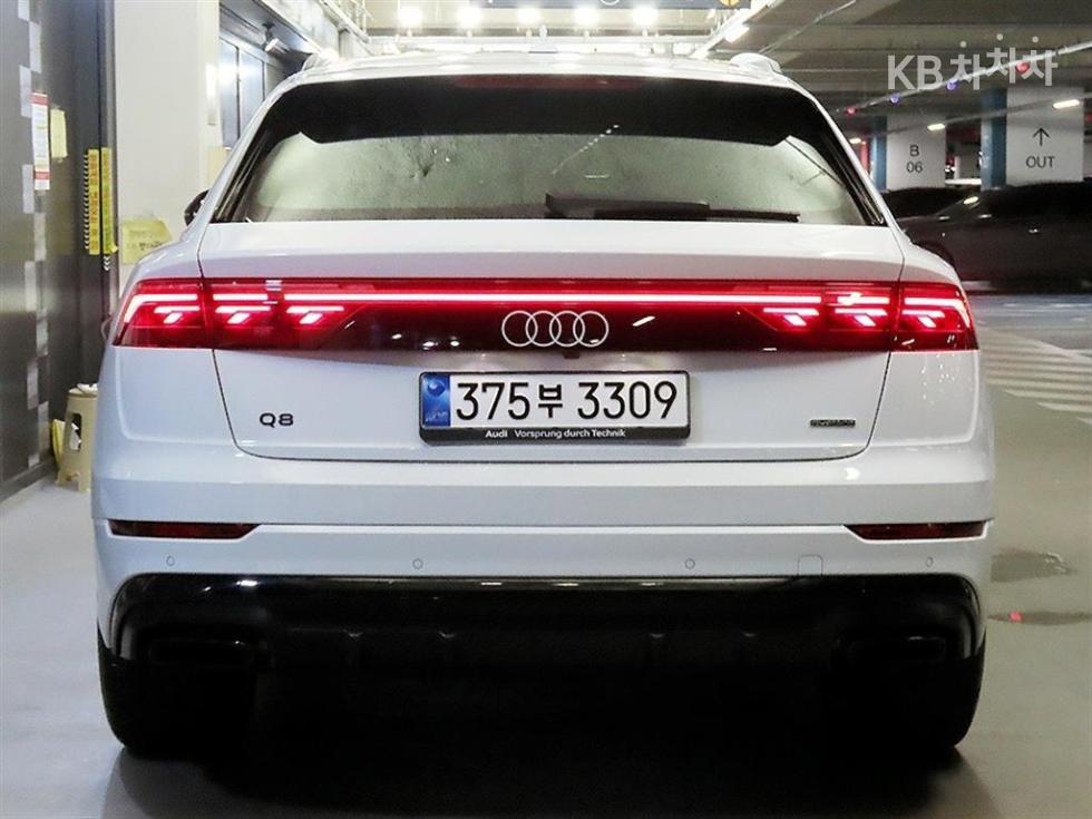 Audi Q8 — miniaturë 5