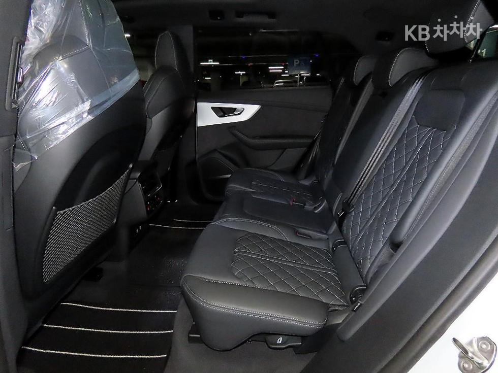 Audi Q8 — miniaturë 7
