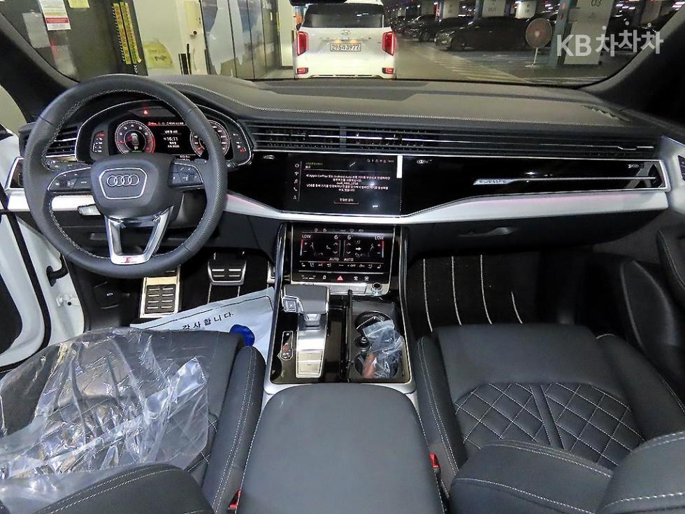 Audi Q8 — miniaturë 10