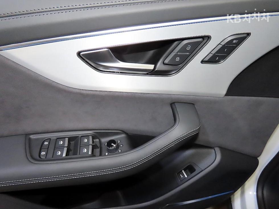 Audi Q8 — miniaturë 13