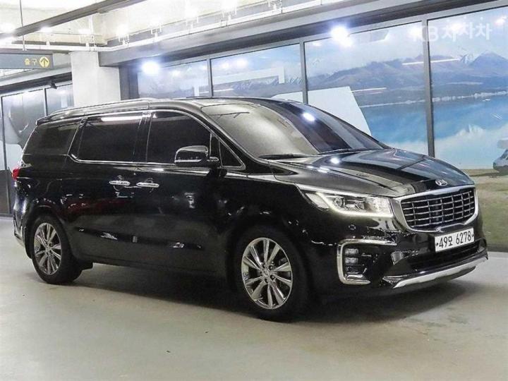 Kia Carnival 9  seats 2.2  diesel  prestige — foto 1