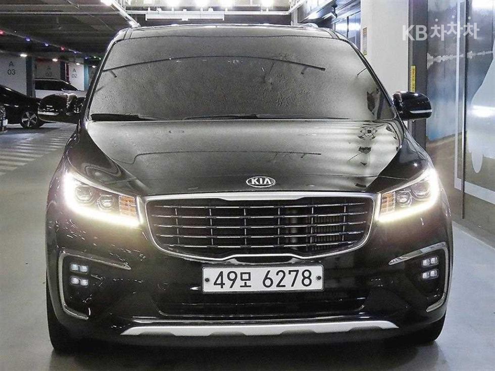 Kia Carnival — miniaturë 2