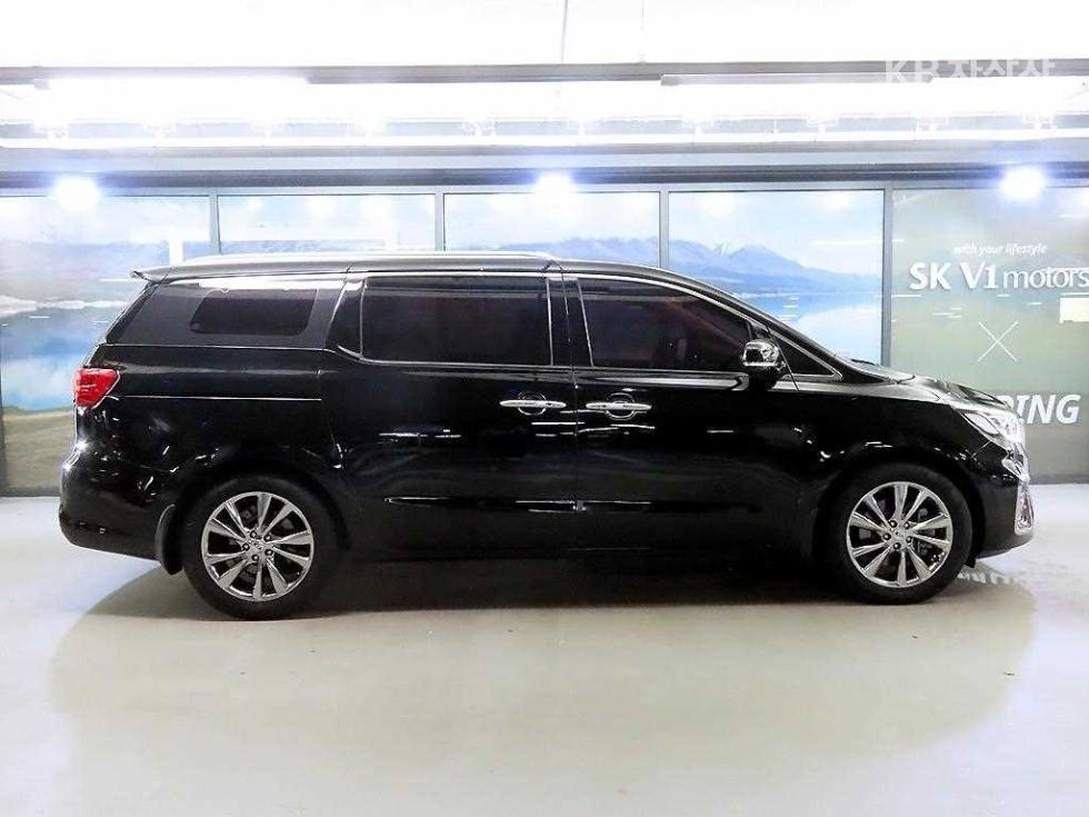 Kia Carnival — miniaturë 3