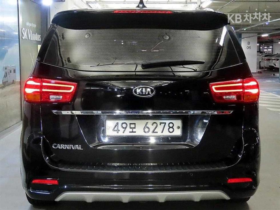 Kia Carnival — miniaturë 5