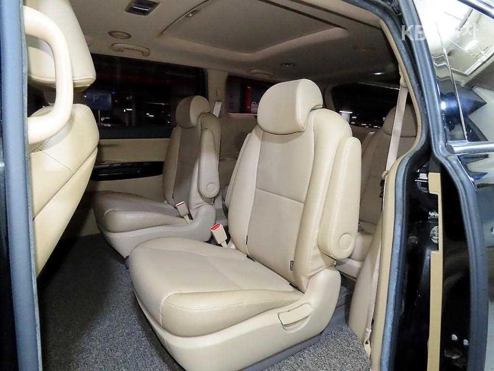 Kia Carnival — miniaturë 7