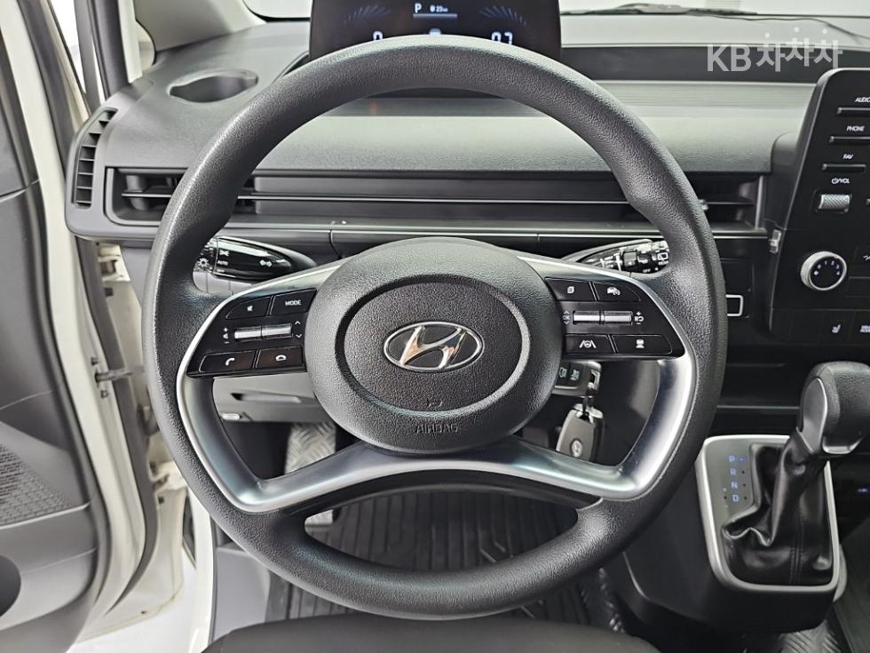 Hyundai Staria, 2022, фотография 9