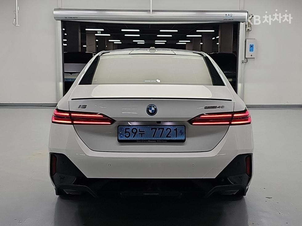 BMW i5, 2024, фотография 3