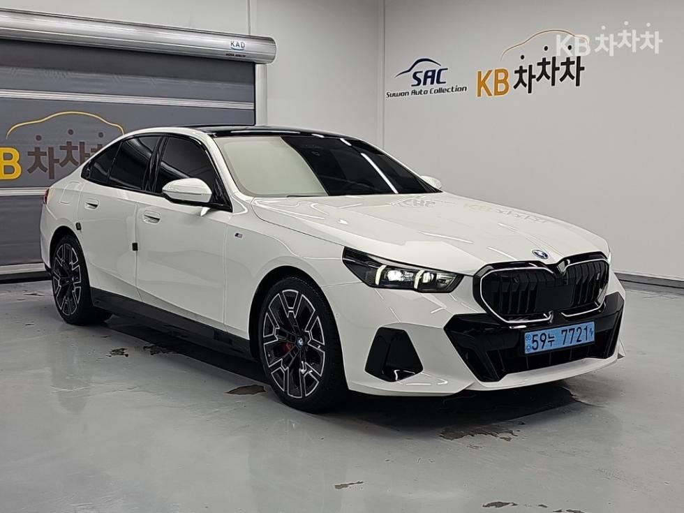 BMW i5, 2024, фотография 4