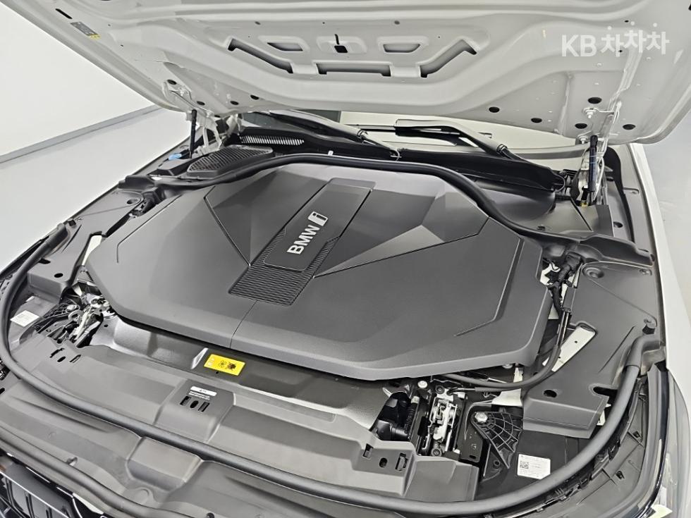 BMW i5, 2024, фотография 5