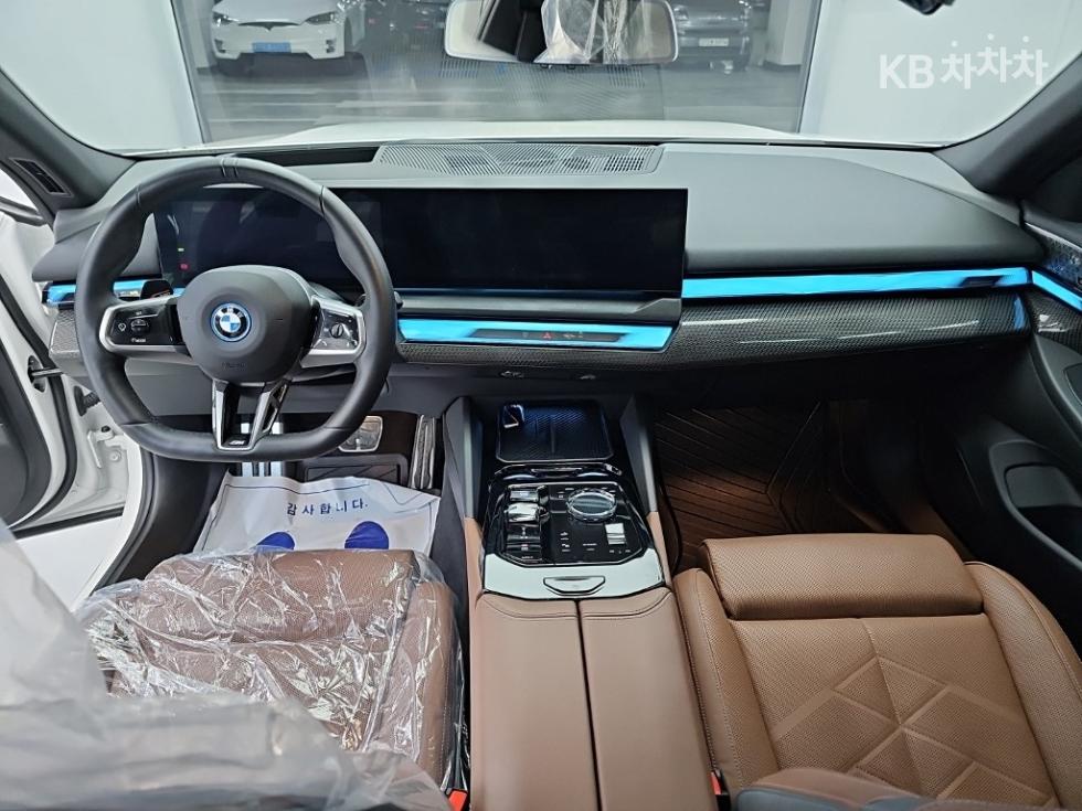 BMW i5, 2024, фотография 7