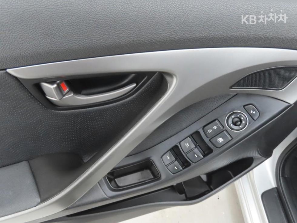 Hyundai Avante, 2011, фотография 9