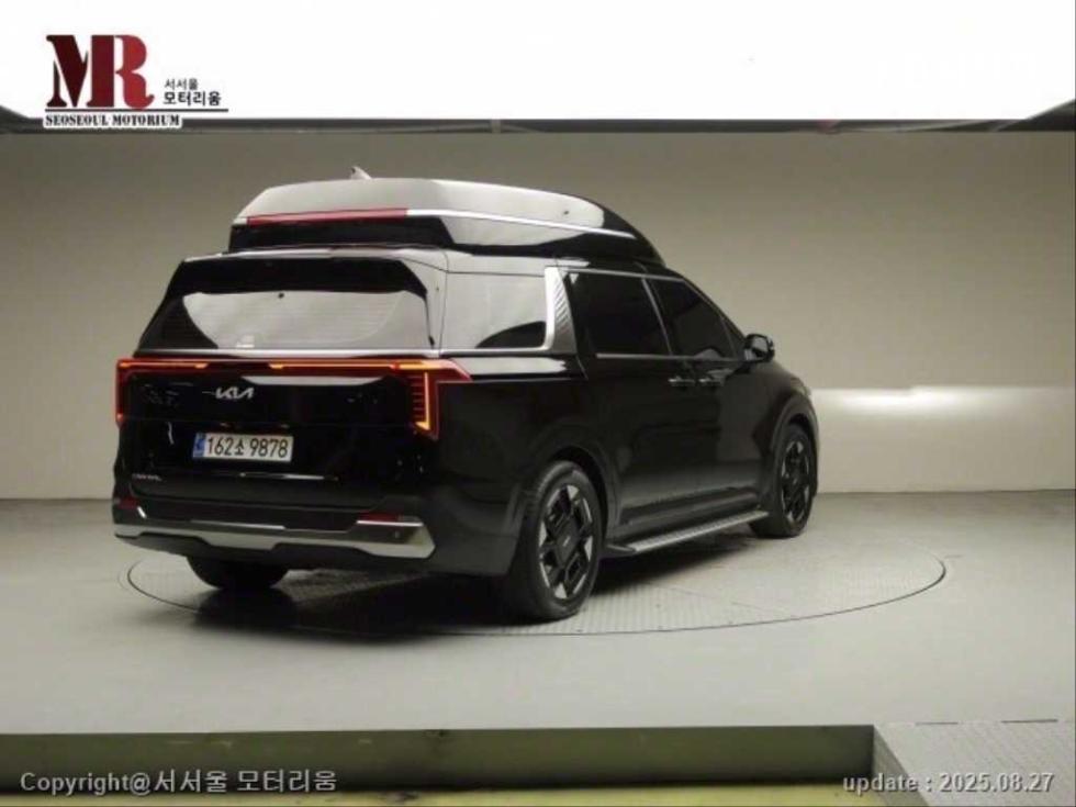 Kia Carnival — miniaturë 3