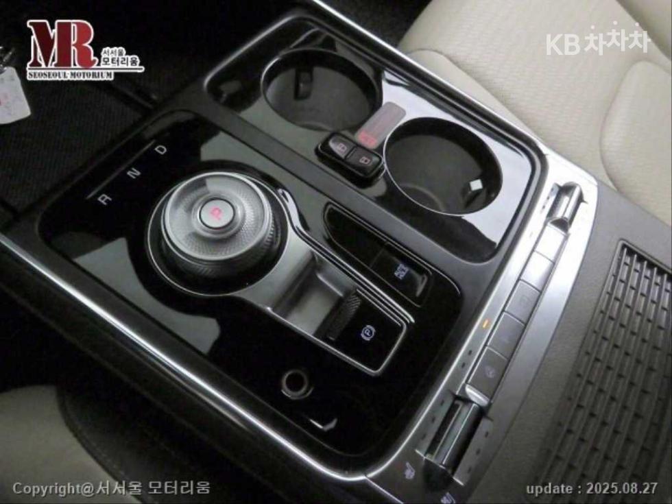 Kia Carnival — miniaturë 12