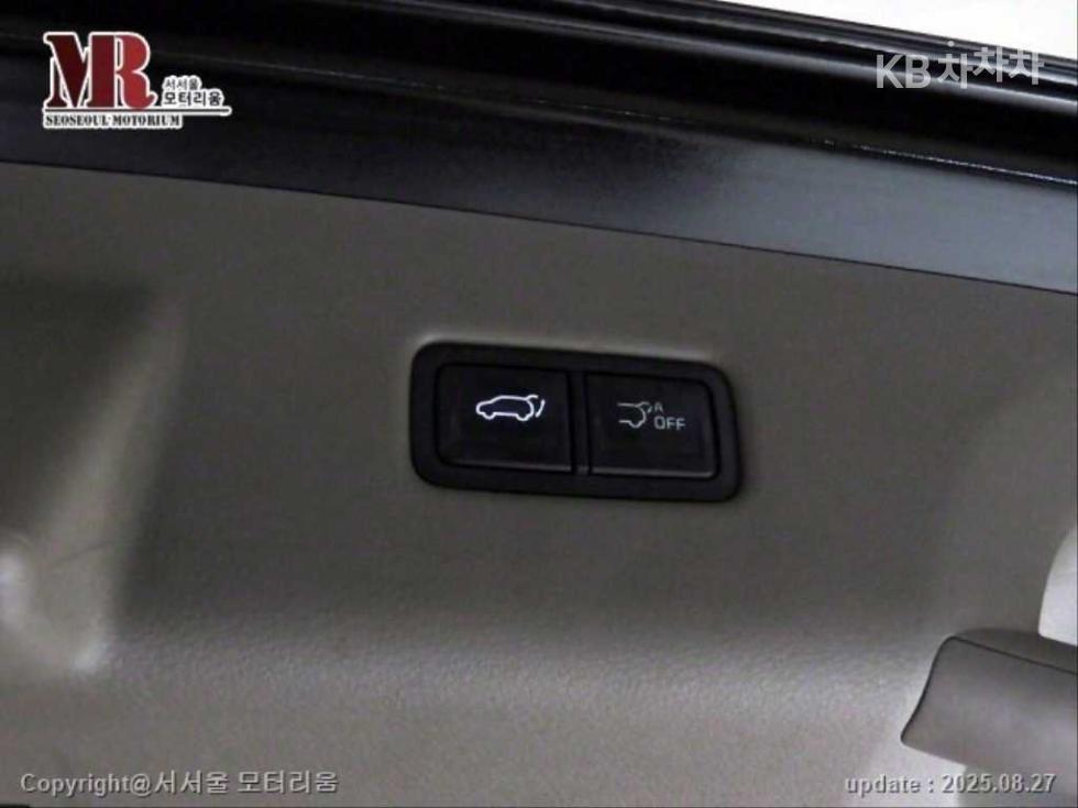 Kia Carnival — miniaturë 17