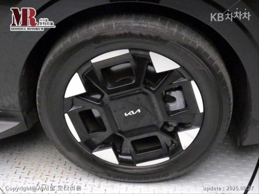 Kia Carnival — miniaturë 20