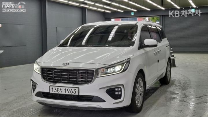 Kia Carnival 7인승 2.2 디젤 리무진 — foto 1