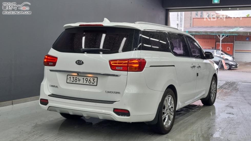 Kia Carnival — miniaturë 2