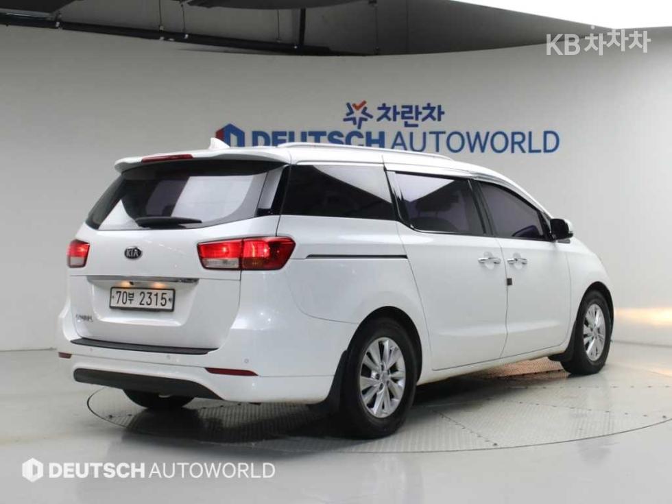 Kia Carnival — miniaturë 2