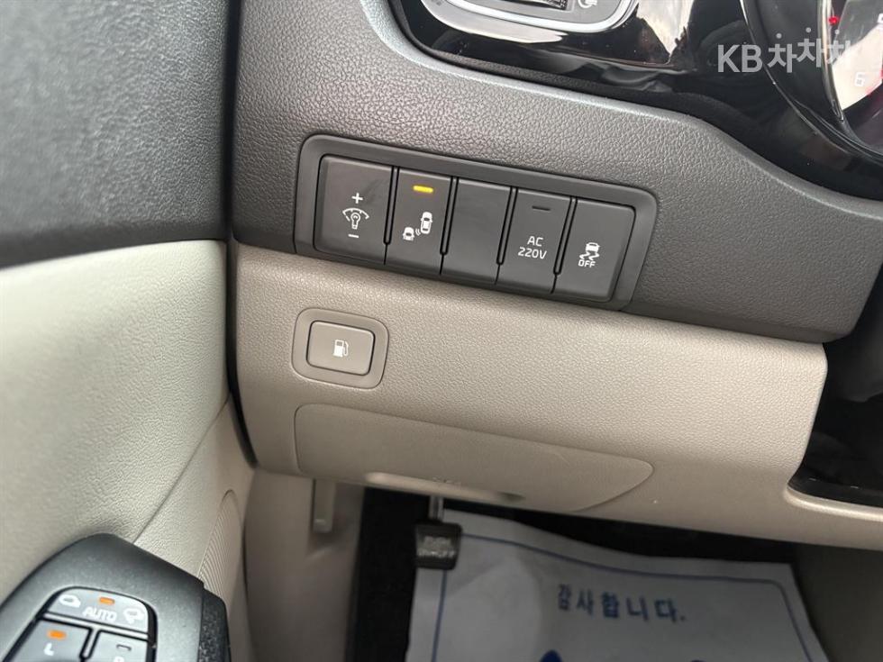 Kia Carnival — miniaturë 12