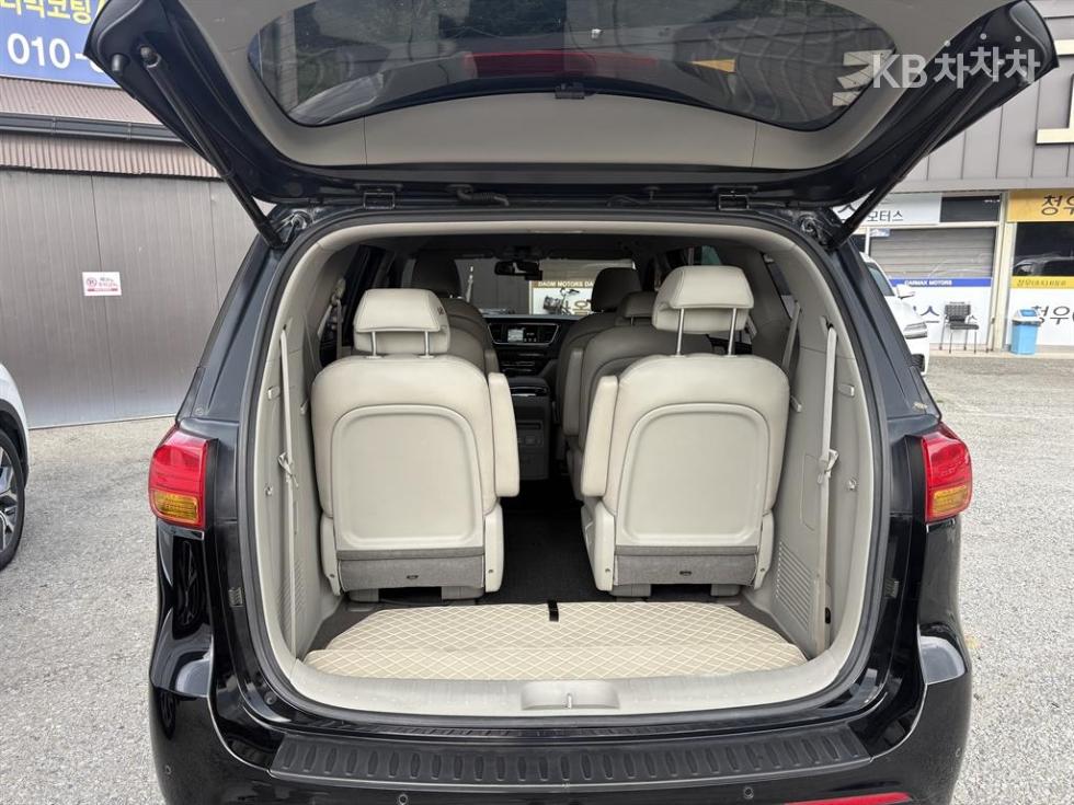 Kia Carnival — miniaturë 20