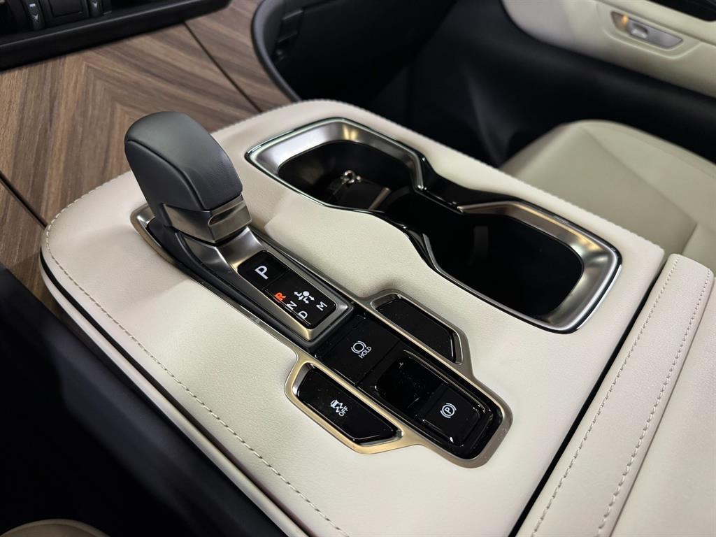 Lexus LM — miniaturë 10