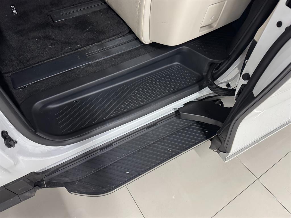 Lexus LM — miniaturë 13